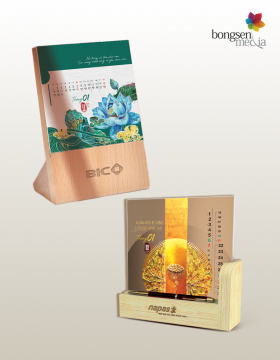 ĐẾ LỊCH BÀN GỖ 2026 ĐẶC BIỆT 01